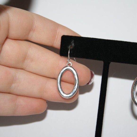 Beautiful silver dangle oval earrings - Picture 2 of 4